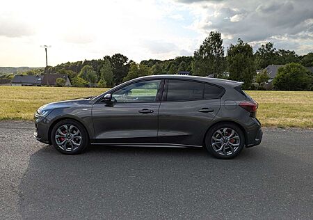 Ford Focus 1.0 EcoBoost Hybrid ST-LINE X