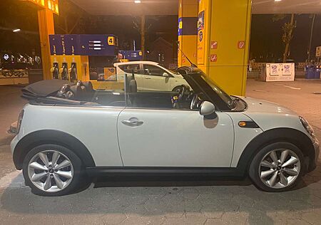 Mini Cooper Cabrio Sidewalk