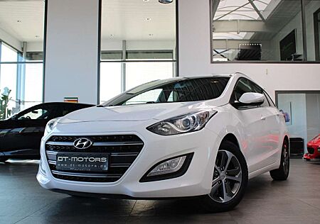 Hyundai i30 cw blue 1.6 CRDi * PASSION * & Extra´s