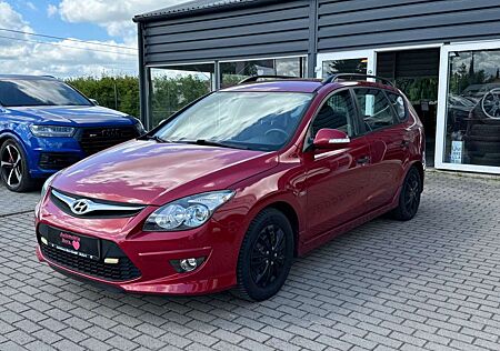 Hyundai i30 CW 1.6 FIFA WM Edition/TÜV NEU/ Service NEU