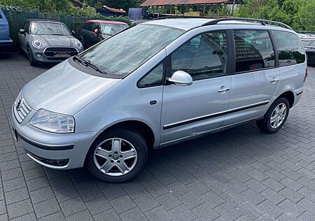 VW Sharan Volkswagen United*7-Sitzer*SHZ*NAVI*2Hand