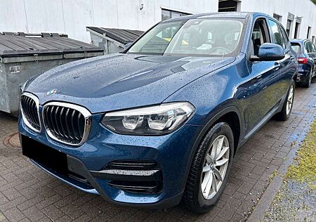 BMW X3 xD 20d Advantage NAVI LED AHK PDC TEILLEDER