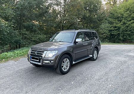 Mitsubishi Pajero 3.2 DI-D TOP | 190 PS | 7-Sitzer