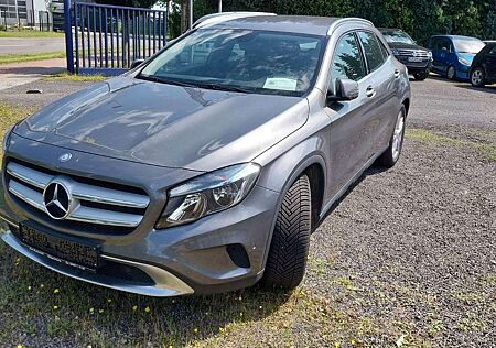 Mercedes-Benz GLA 200 1.HAND/NAVI/KAMERA/AHK