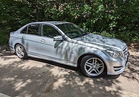 Mercedes-Benz C 220 CDI DPF (BlueEFFICIENCY) 7G-TRONIC Elegance