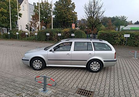 Skoda Octavia 1.6 Combi Tour