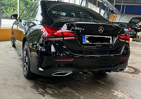 Mercedes-Benz A 250 e