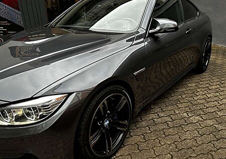 BMW M4 Coupe DKG
