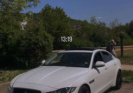 Jaguar XE 20d Aut. Portfolio