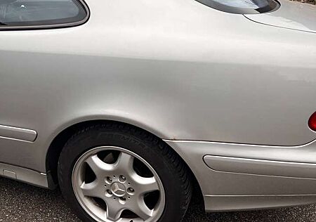 Mercedes-Benz CLK 230