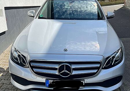 Mercedes-Benz E 200 (213.042)