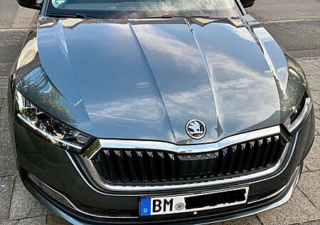 Skoda Octavia Combi 2.0 TDI DSG First Edition
