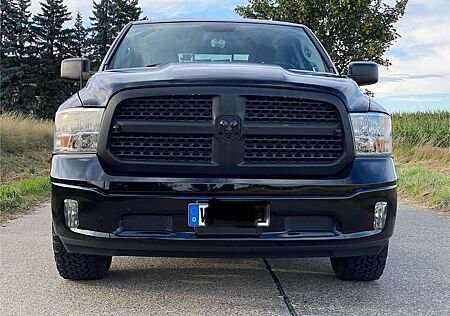 Dodge RAM 1500 Crew Cab HEMI 5.7 V8 4x4 LPG