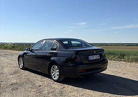 BMW 318 Apple Carplay Anhängerkupplung TÜV Neu Reifen Ne