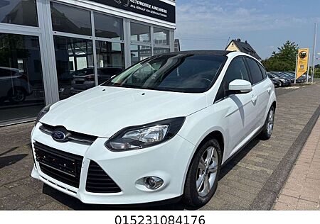 Ford Focus Lim. Champions Edition+Multilenkrad+PDC+2H
