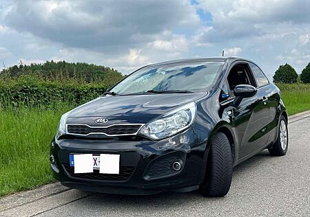 Kia Rio 1.2 Fifa World Cup Edition