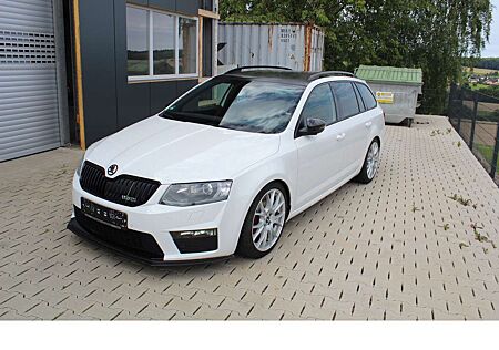 Skoda Octavia RS 2,0 TSI / AHK/XENON/SHZ/PDC/