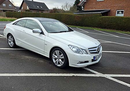 Mercedes-Benz E 350 CGI Coupe BlueEFFICIENCY 7G-TRONIC Elegance