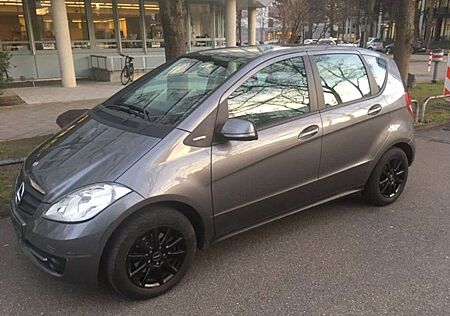Mercedes-Benz A 180 Alu schwarz 1A Zust kein Rost GW 1. Hand