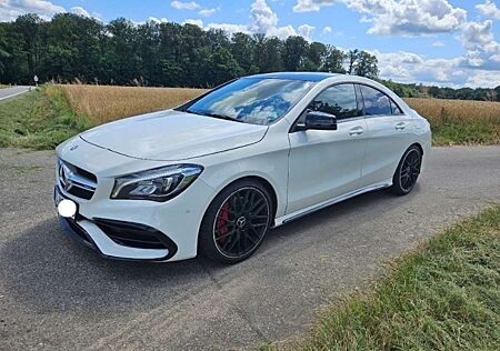 Mercedes-Benz CLA 45 AMG 4Matic Speedshift DCT 7G