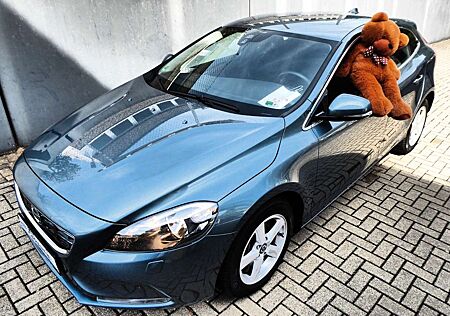 Volvo V40 Momentum 1.Hand Scheckheft