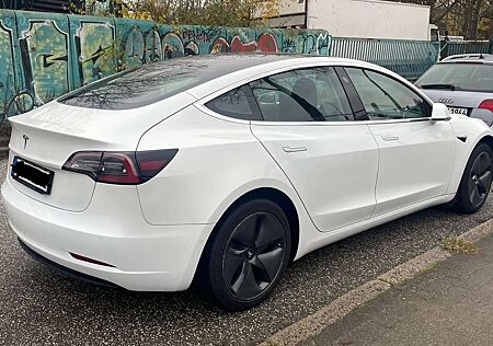 Tesla Model 3 Standard Reichweite Plus Hinterradantrieb