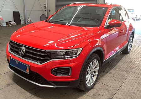 VW T-Roc Volkswagen SPORT 2.0 TSI 4M NAVI LED PANO STANDHZ