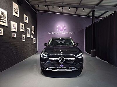 Mercedes-Benz GLA 200 / PANORAMA /1 HAND/TOP
