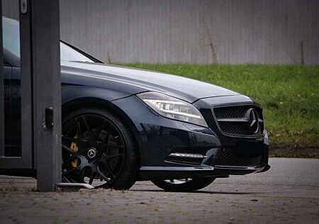 Mercedes-Benz CLS 500 4Matic AMG Line /20"/Airmatic/Massage/HK