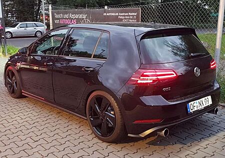 VW Golf GTI Volkswagen (BlueMotion Technology) DSG