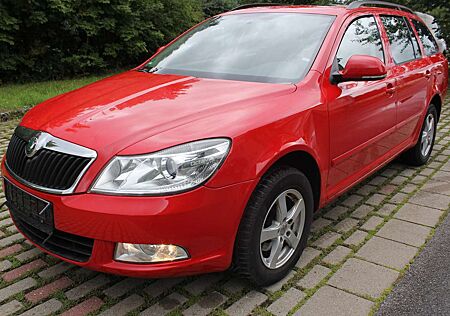 Skoda Octavia Combi 1.6 TDI 4x4+ALU+PDC+KLIMA+SCHIEBD+ISO