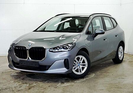 BMW 225 e xDrive HeadUp360°Kam Driving