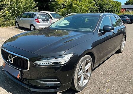 Volvo V90 Kombi Momentum AWD +1.HND+PANO+NAV+LEDER+AHK