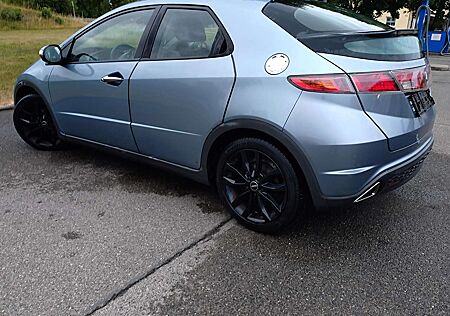 Honda Civic 1.8 Sport //AUTOMATIK // SCHALTWIPPEN