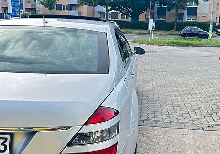 Mercedes-Benz S 350 (221.056)