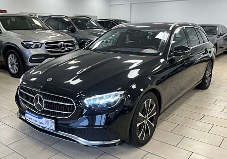 Mercedes-Benz E 300 Avantgarde*ACC*LED*Navi*R.Cam*SHZ*CarPlay*