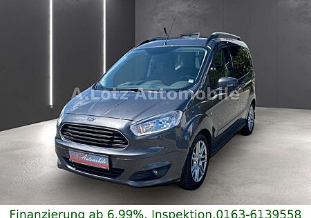 Ford Tourneo Courier Titanium 1.Hand