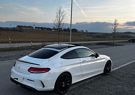 Mercedes-Benz C 250 Coupe 9G-TRONIC Night Edition