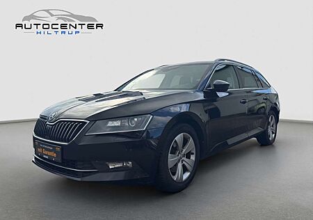 Skoda Superb Combi Style/DSG/Navi/Xenon/ACC/2. Hand/