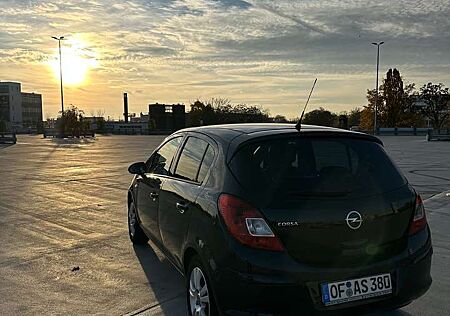 Opel Corsa Satellit