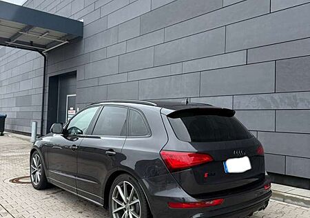 Audi SQ5 3.0 V-6 quattro tiptronic plus