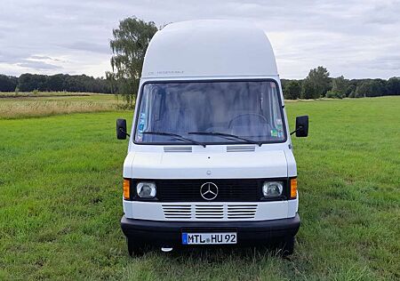 Mercedes-Benz T1 210D