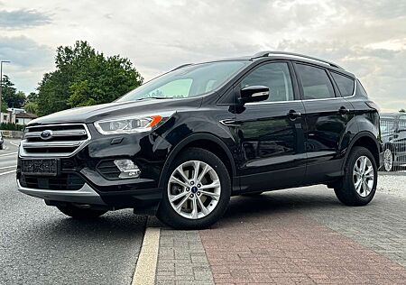 Ford Kuga Titanium Pano SONY Spur+Totwinkel Abstandstempomat
