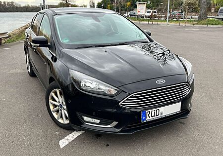 Ford Focus Diesel 1.5 TDCi Automatik Schiebedach