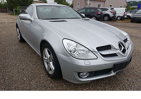 Mercedes-Benz SLK 200 Kompr. Airscarf Bi-Xenon PDC Leder Navi KD neu