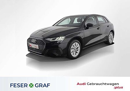 Audi A3 40 TFSI e S tronic LED / Navigation