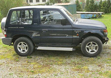 Mitsubishi Pajero 2500 TD / erste Hand / SUV / 4x4 / Allrad