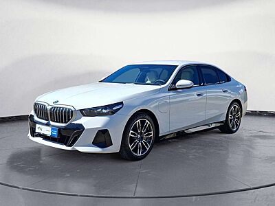 BMW 550 e xDrive Driving Assistant Pro Bowers & Wilki