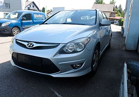 Hyundai i30 blue 1.4 Comfort/4-türig