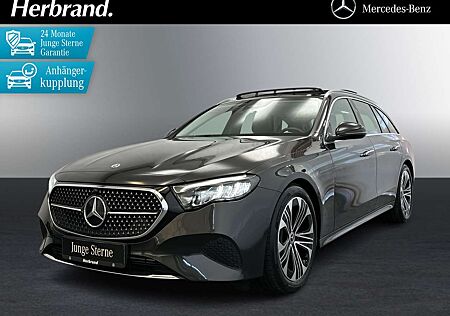 Mercedes-Benz E 220 d T Avantgarde AHK,Pano,Distronic